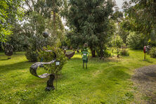 Laurie Collins Sculptor Garden